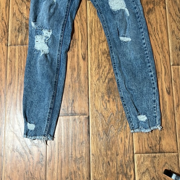 𝅺Tinseltown High Rise Skinny Jeans - Picture 3 of 4